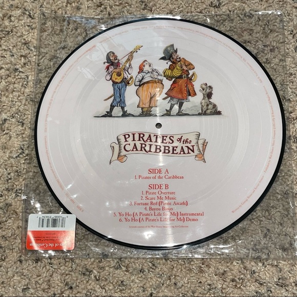 Walt Disney Pirates of the Caribbean Record - Picture 2 of 2